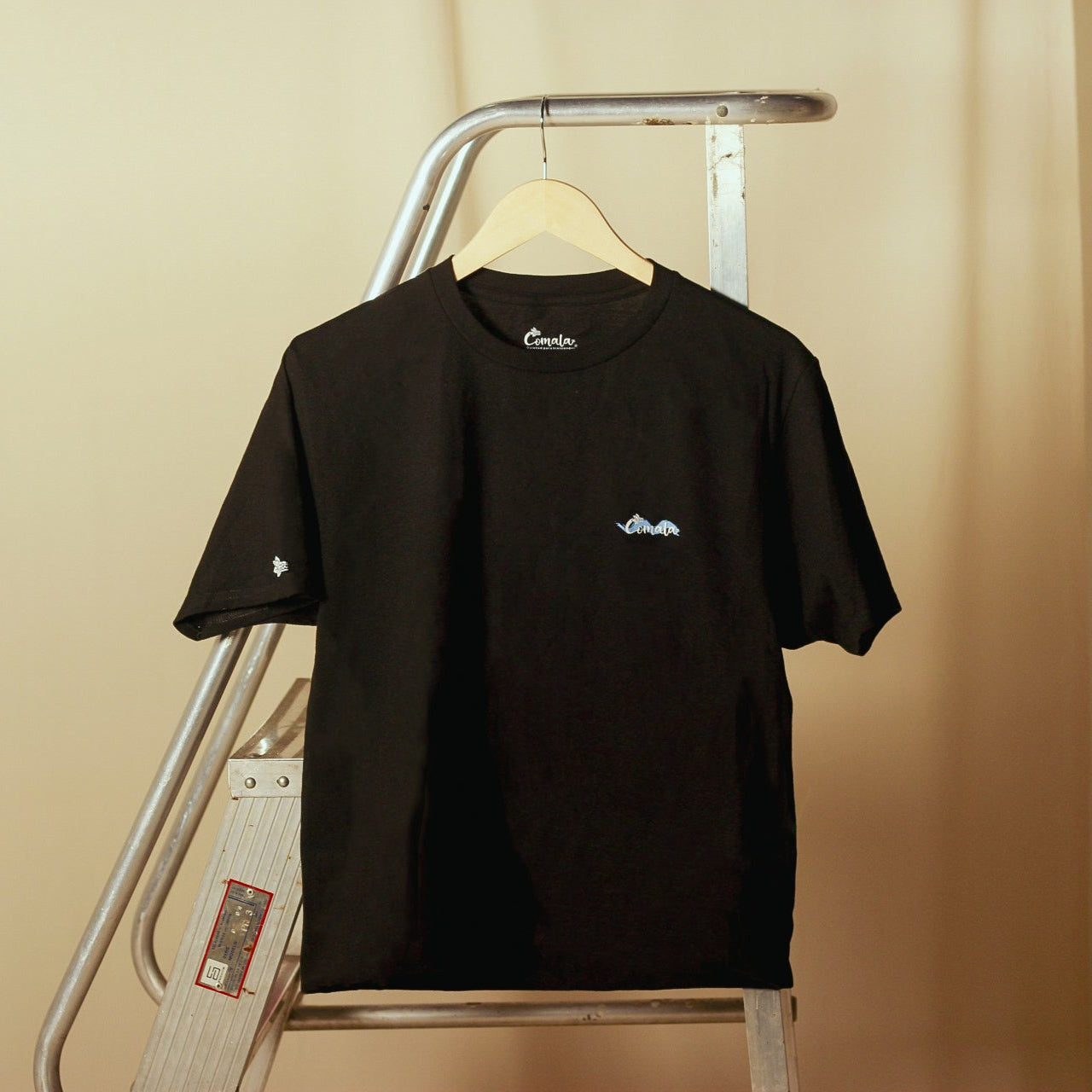 Playera negra Somos Agua